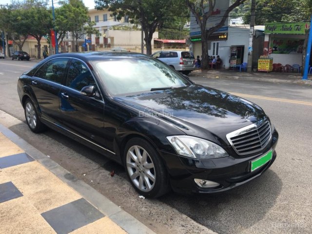 Cần bán Mercedes S350 sản xuất 2007, màu đen, nhập khẩu nguyên chiếc, giá chỉ 800 triệu