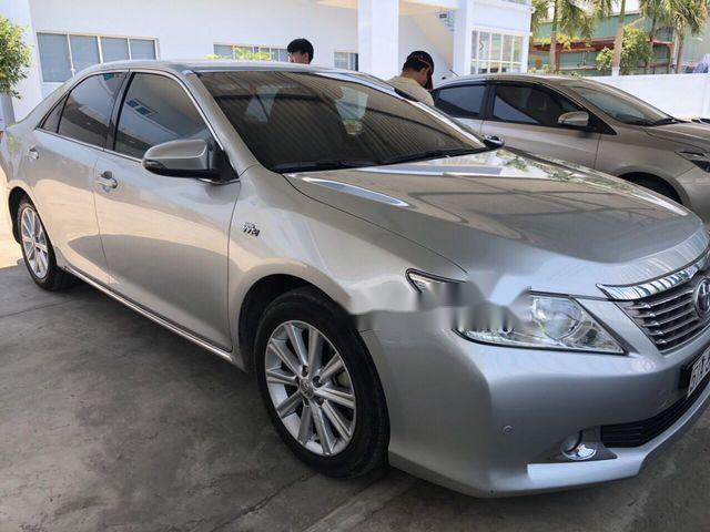 Cần bán lại xe Toyota Camry 2.5G 2013, màu bạc, giá tốt