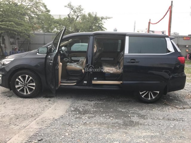 Cần bán Kia Sedona DATH 2.2 sản xuất năm 2018, màu xanh