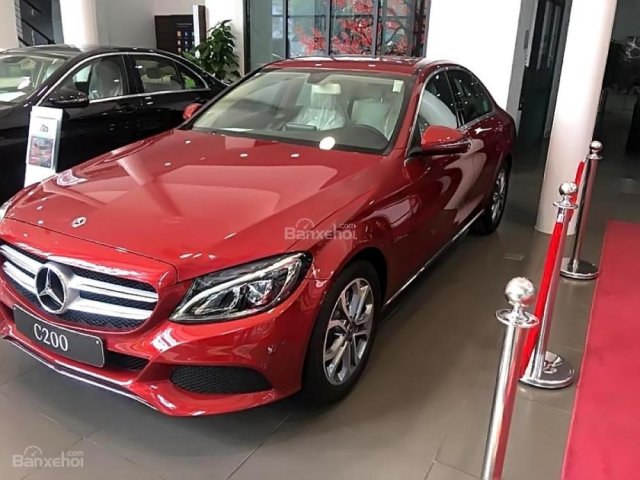 Bán Mercedes C200 năm sản xuất 2018, màu đỏ