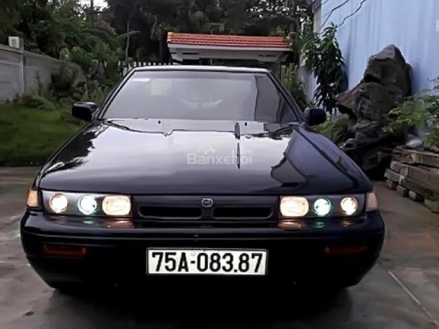 Cần bán gấp Nissan Cefiro năm 1996, màu đen, nhập khẩu số sàn, 185tr