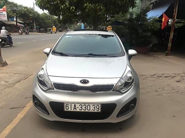 Cần bán gấp Kia Rio đời 2012, màu bạc, nhập