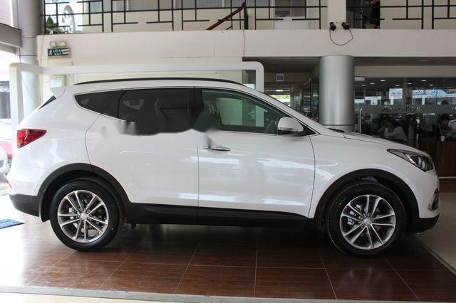 Bán Hyundai Santa Fe đời 2018, màu trắng