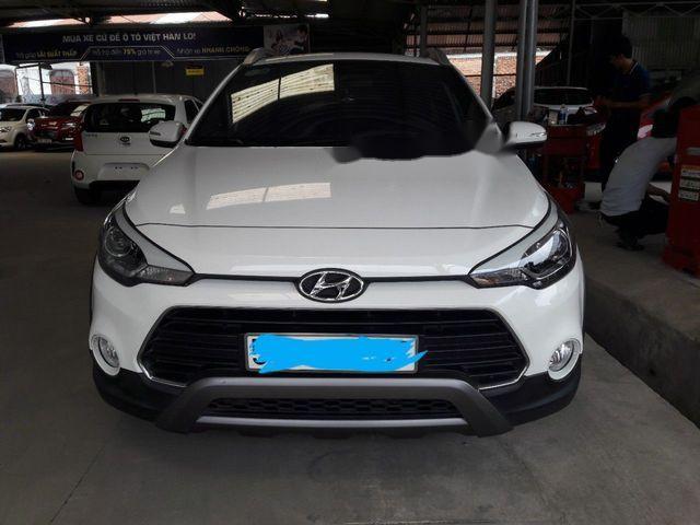 Bán Hyundai i20  Active 1.4AT đời 2015, màu trắng, xe nhập như mới, 526tr