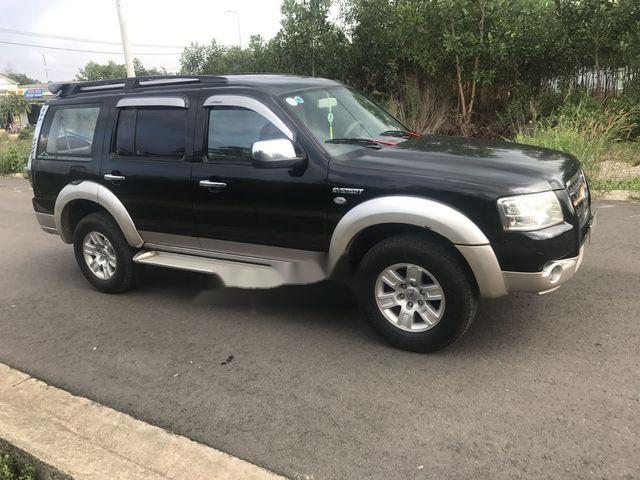 Gia đình bán xe Ford Everest đời 2008, màu đen