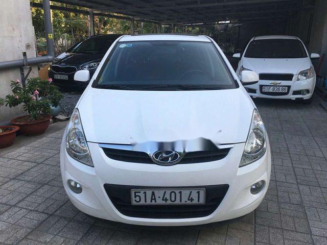 Bán xe Hyundai i20 AT sản xuất năm 2010, màu trắng, giá tốt