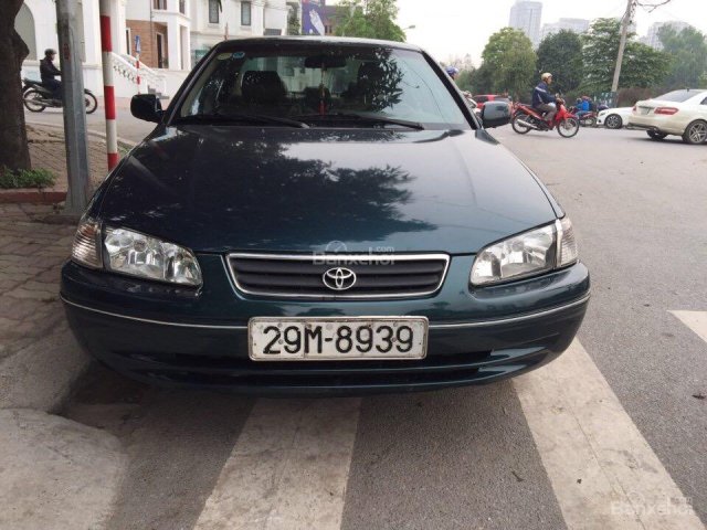 Bán Camry Toyota 2001 số sàn, chính chủ, gia đình tôi đang sử dụng