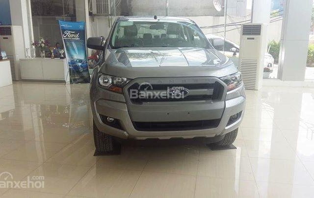 Bán Ford Ranger XLS 2.2AT màu bạc 2018, màu bạc, mới 100%, hỗ trợ trả góp. L/H 0907782222