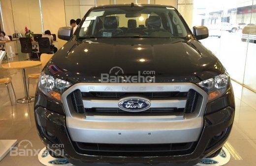 Bán Ford Ranger XLS 2.2 AT đời 2018, màu đen, nhập khẩu, giá tốt nhất, hỗ trợ trả góp, LH: 0907782222