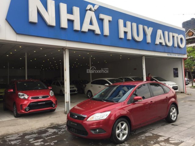 Bán xe Ford Focus sản xuất năm 2013, màu đỏ, giá cạnh tranh, giao xe nhanh