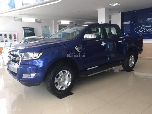 Bán Ford Ranger XLT 2.2MT 2 cầu mới 100% năm 2018, màu xanh Cửu Long, giá tốt. L/H 090.778.2222