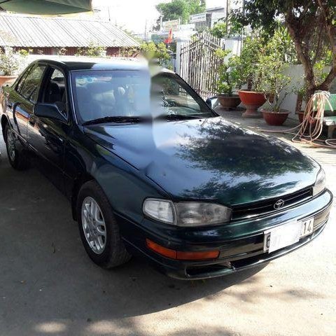 Cần bán xe Toyota Camry sản xuất 1992 giá cạnh tranh