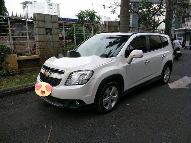 Cần bán lại xe Chevrolet Orlando LTZ đời 2016, màu trắng, giá tốt