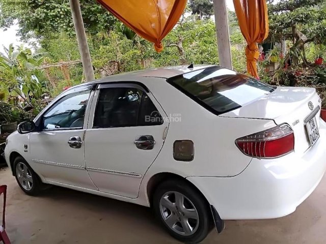 Cần bán Toyota Vios sản xuất năm 2006, màu trắng