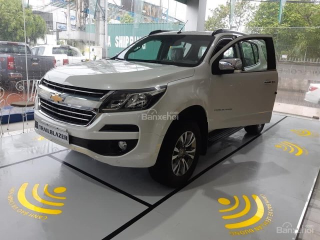 Bán xe Chevrolet Trailblazer LTZ đời 2018, khuyến mãi khủng, quà tặng hấp dẫn, hỗ trợ vay ngân hàng 80 % giá trị xe