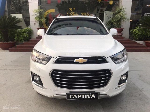 Bán xe Chevrolet Captiva LTZ 2018, màu bạc. Giảm ngay 40 triệu trong tháng 5/2018