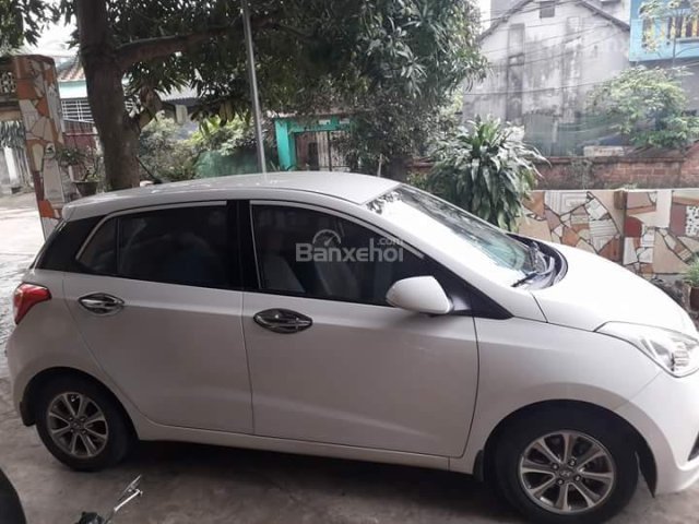 Gia đình cần bán xe Hyundai Grand I10 màu trắng