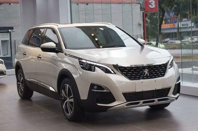 Cần bán Peugeot 3008 sản xuất năm 2018, màu trắng, nhập khẩu nguyên chiếc