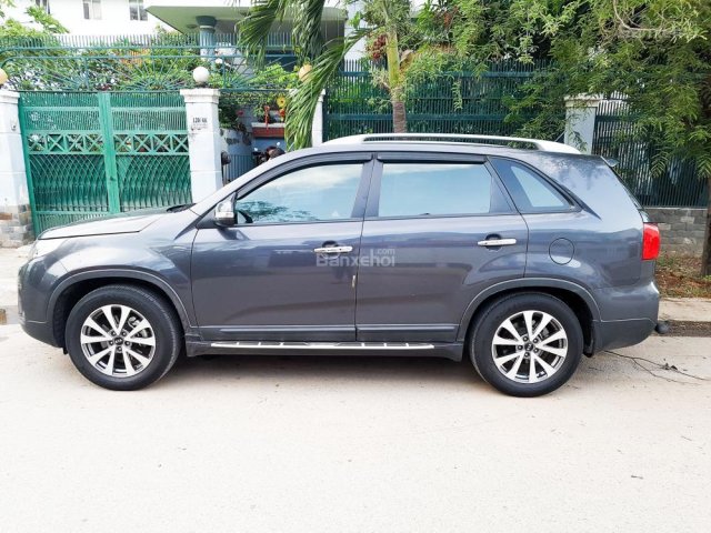 Cần bán gấp Kia Sorento sản xuất năm 2014, màu xám (ghi), 730 triệu có thương lượng