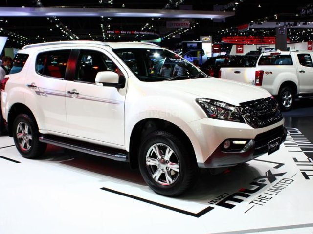 Cần bán xe Isuzu mu-X 3.0AT 2017, màu trắng, xe nhập