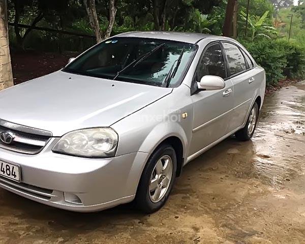 Cần bán Daewoo Lacetti sản xuất năm 2009, màu bạc chính chủ, giá tốt