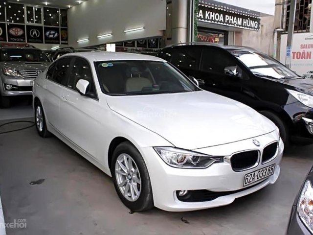 Cần bán xe BMW 3 Series 320i đời 2014, màu trắng, xe nhập số tự động