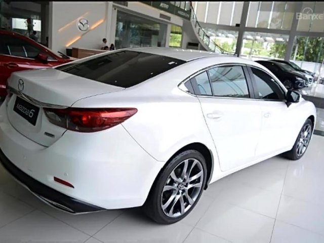 Bán xe Mazda 6 2.0L Premium sản xuất 2018, màu trắng 