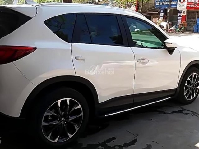 Cần bán lại xe Mazda CX 5 2.5 đời 2017, màu trắng, xe nhập chính chủ, giá 870tr