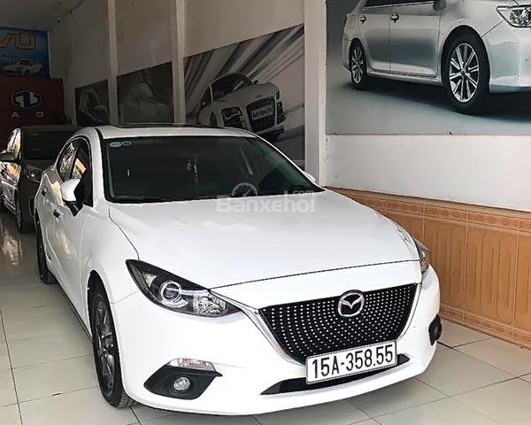 Cần bán xe Mazda 3 sản xuất 2016, màu trắng