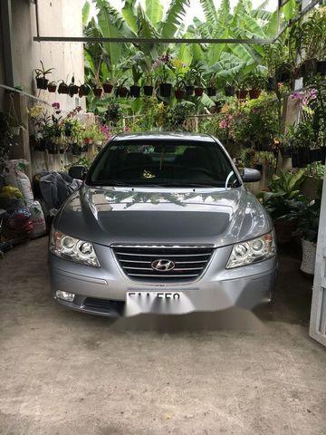 Bán ô tô Hyundai Sonata 2.0 AT đời 2009, màu bạc chính chủ, giá chỉ 395 triệu