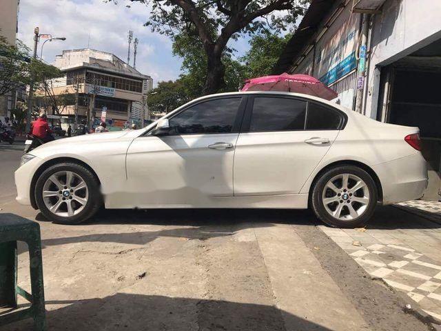 Cần bán gấp BMW 3 Series 328i đời 2013, màu trắng, giá tốt