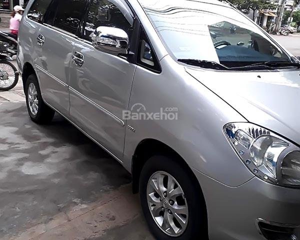 Cần bán gấp Toyota Innova năm sản xuất 2006, màu bạc