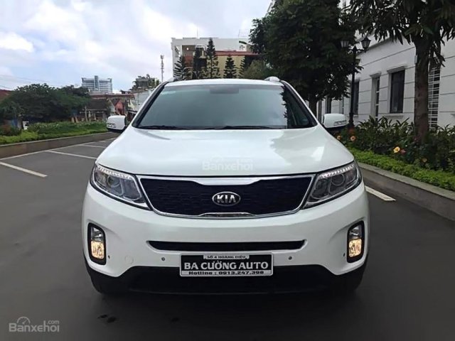 Cần bán Kia Sorento 2.4 GAT đời 2016, màu trắng xe gia đình, giá 760tr