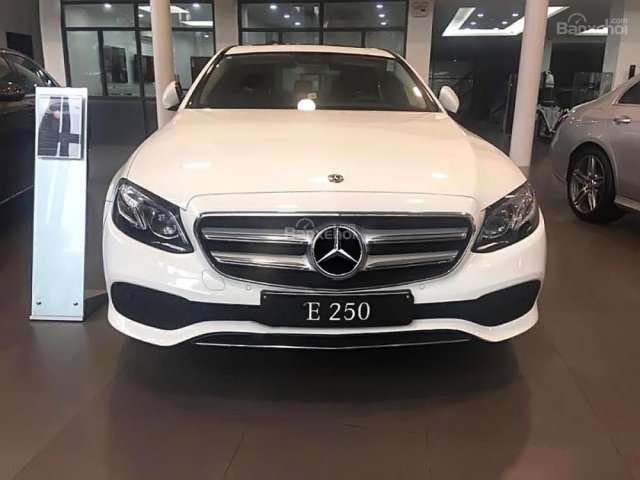 Bán ô tô Mercedes E 250 2018, màu trắng