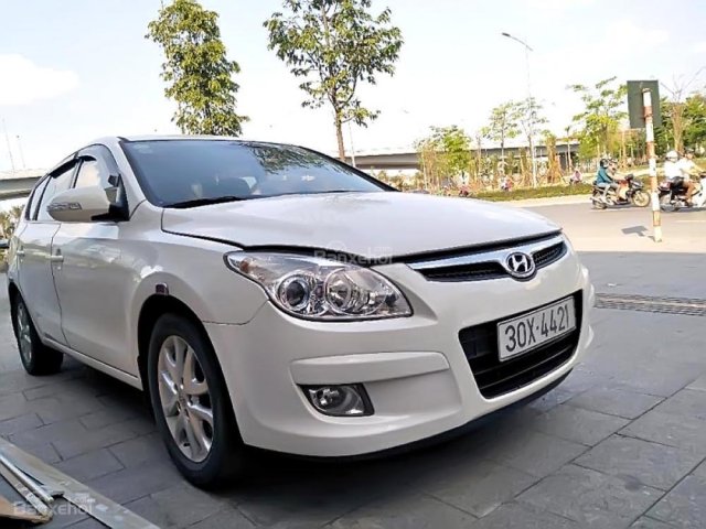 Cần bán lại xe Hyundai i30 1.6AT CW năm sản xuất 2009, màu trắng, nhập khẩu