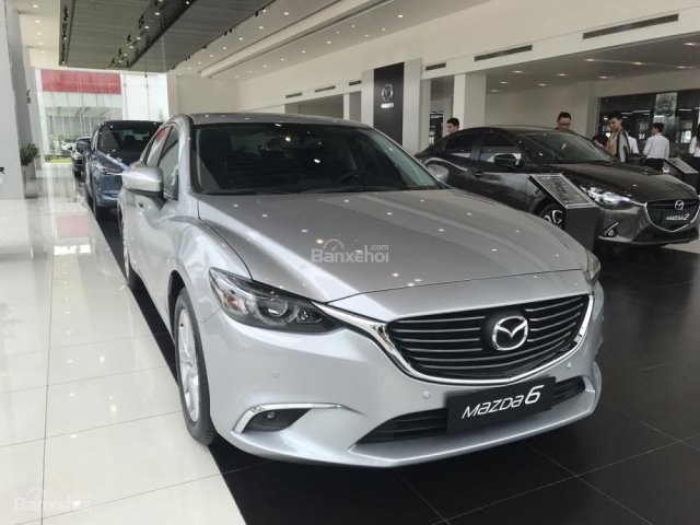 Bán Mazda 6 2.0 năm 2018, xe mới, giá bán 819 triệu