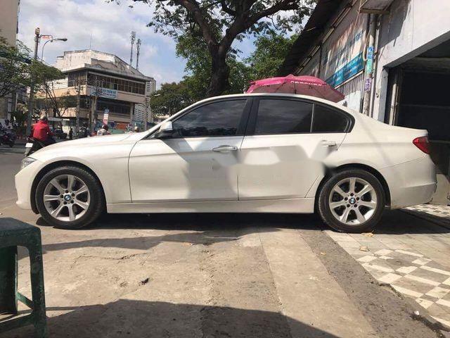 Bán BMW 3 Series 328i sản xuất 2013, màu trắng, giá chỉ 980 triệu