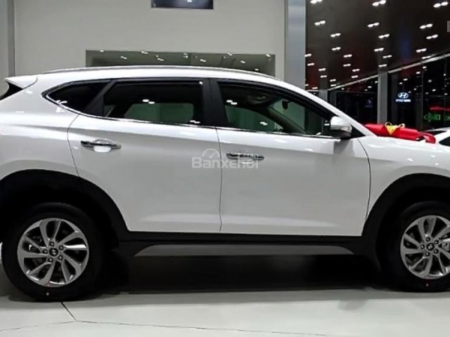 Bán xe Hyundai Tucson 2.0 Base 2018, màu trắng