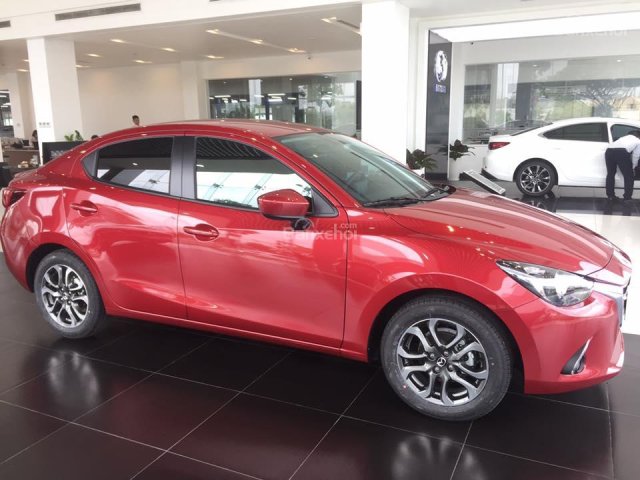 Bán xe hơi Mazda 2 2018, hỗ trợ 90% (Không cần CM thu nhập), chỉ cần đưa trước 150tr có xe giao liền