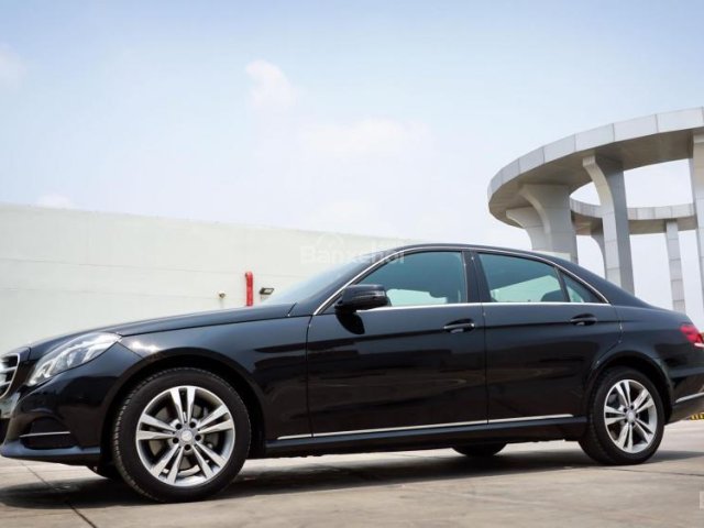 Cần bán xe Mercedes E250 2014 màu đen vip