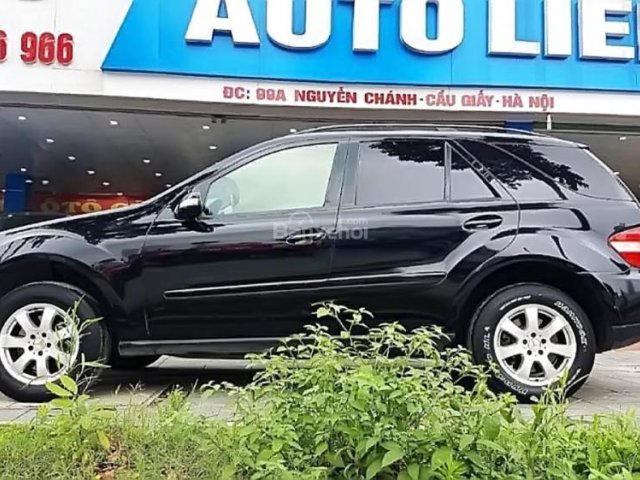 Bán Mercedes ML350 sản xuất năm 2006, màu đen, nhập khẩu nguyên chiếc, giá tốt