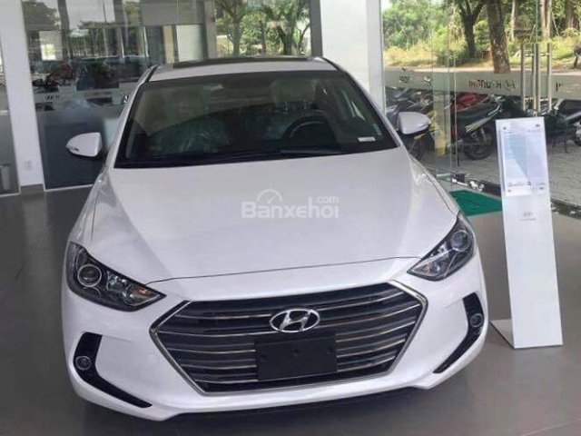 Bán Hyundai Elantra giá tốt nhất khuyến mãi chỉ 549 triệu, chỉ 170 triệu rước xe về. LH: Hữu Sinh 0905967556