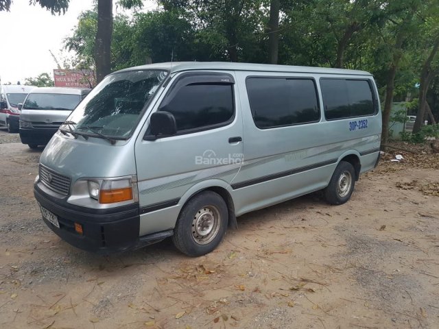 Cần bán Toyota Hiace đời 2002, màu xanh ngọc, mới 95%, giá chỉ 85tr