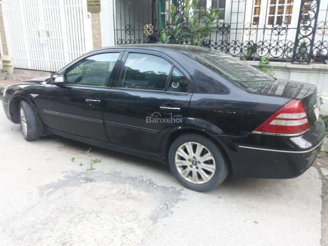 Cần bán Ford Mondeo 2.5V6 AT đời 2005 đèn hậu 2 vạch, đèn xi nhan trên gương, chính chủ, màu đen