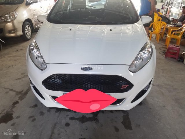 Cần bán Ford Fiesta S số tự động, đời 2015, màu trắng