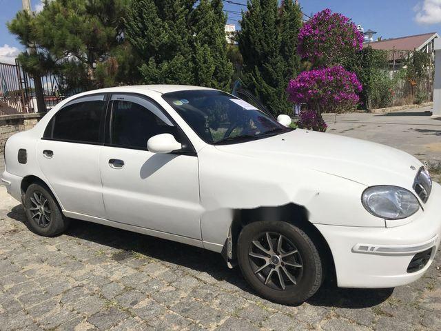 Cần bán xe Daewoo Lanos năm 2002, màu trắng, 120 triệu