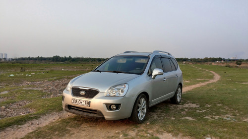 Cần bán gấp Kia Carens 2.0 AT đời 2011 số tự động, giá tốt