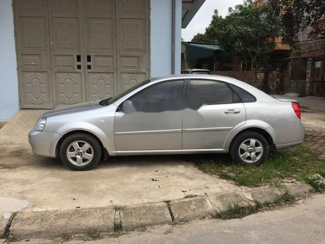 Bán lại xe Chevrolet Lacetti năm sản xuất 2011, màu bạc