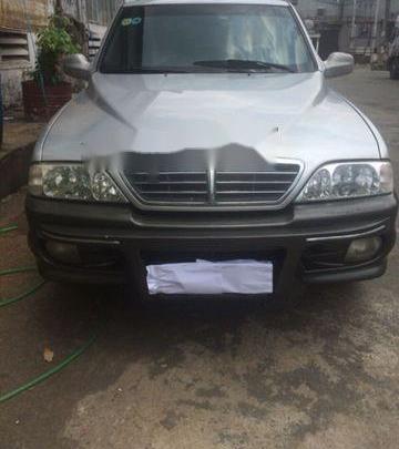 Bán ô tô Ssangyong Musso năm 2004, màu bạc 