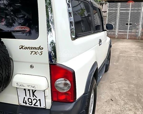 Bán Ssangyong Korando TX-5 4x4 AT sản xuất năm 2005, màu trắng, xe nhập